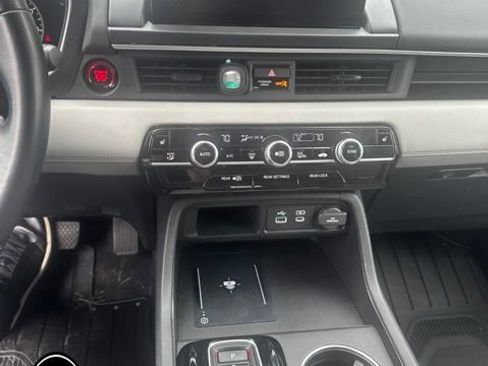 Used 2024 Honda Pilot Touring image 9