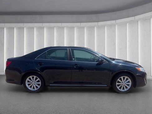 Used 2012 Toyota Camry XLE FWD image 6