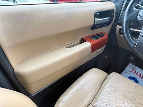 Used 2018 Toyota Sequoia Platinum image 15