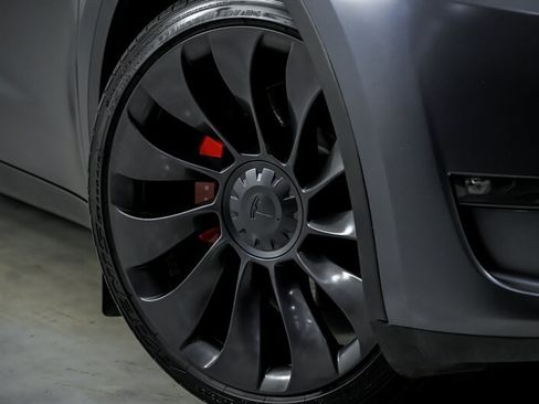 Used 2023 Tesla Model Y Performance AWD/4WD image 3
