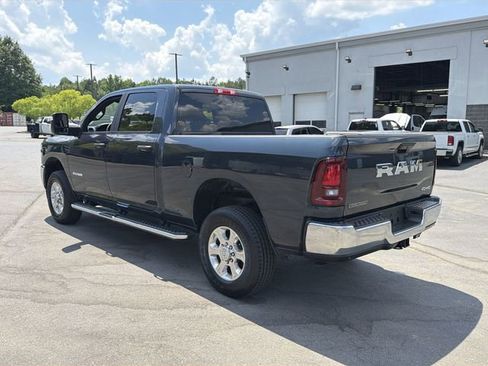 Used 2026 RAM 2500 Big Horn AWD/4WD image 3