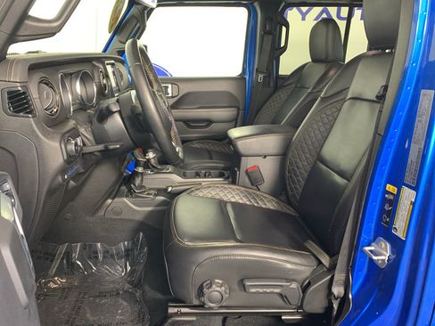 Used 2022 Jeep Wrangler Unlimited Sahara AWD/4WD image 15