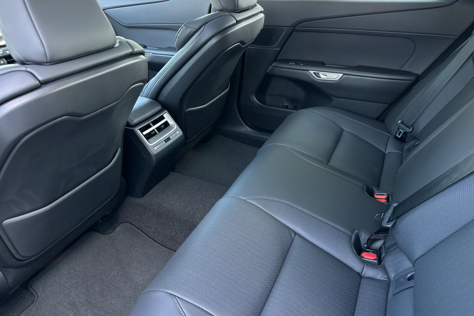 New 2026 Lexus ES 350e w/ Convenience Package FWD image 22