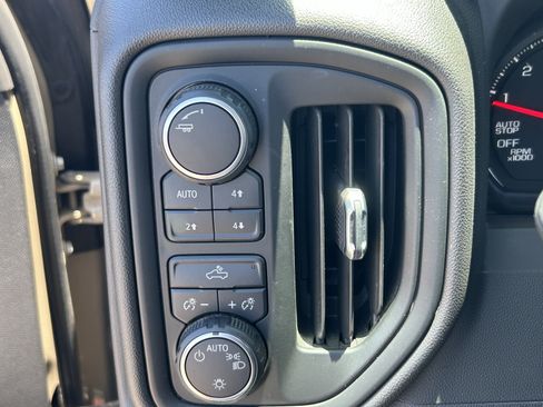 Used 2022 Chevrolet Silverado 1500 Custom Trail Boss AWD/4WD image 15