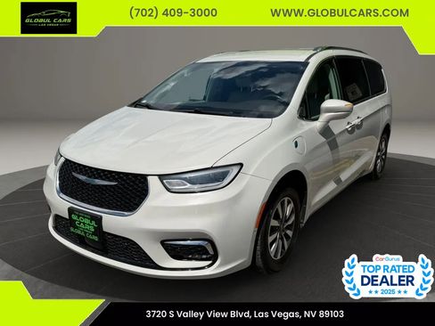 Used 2021 Chrysler Pacifica Touring-L FWD image 1