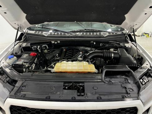 Used 2018 Ford F150 XLT w/ Equipment Group 302A Luxury AWD/4WD image 26