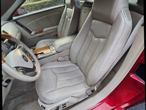Used 2004 Cadillac XLR RWD image 20