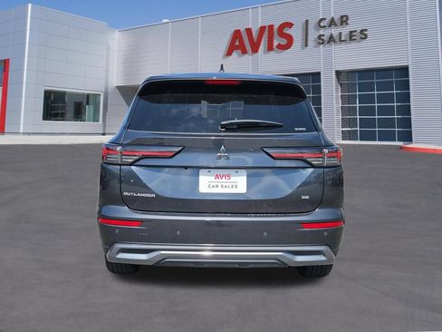 Used 2025 Mitsubishi Outlander SE AWD/4WD image 7