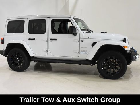 Used 2023 Jeep Wrangler Unlimited Sahara w/ Cold Weather Group AWD/4WD image 3