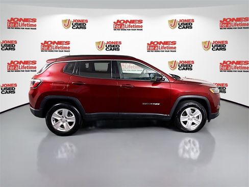 Used 2022 Jeep Compass Latitude image 17