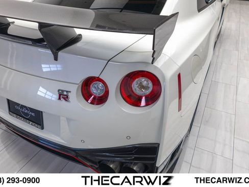 Used 2018 Nissan GT-R NISMO AWD/4WD image 29