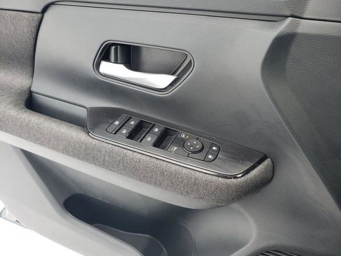 Certified 2025 Nissan Kicks SV image 28