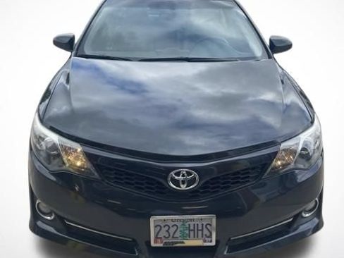 Used 2014 Toyota Camry SE FWD image 2