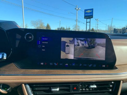 Used 2025 Chevrolet Tahoe High Country image 28