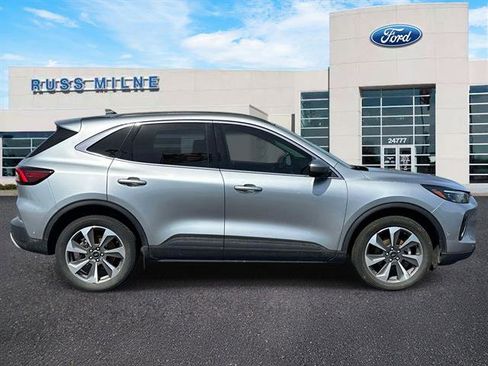 Used 2023 Ford Escape Platinum w/ Premium Technology Package AWD/4WD image 2