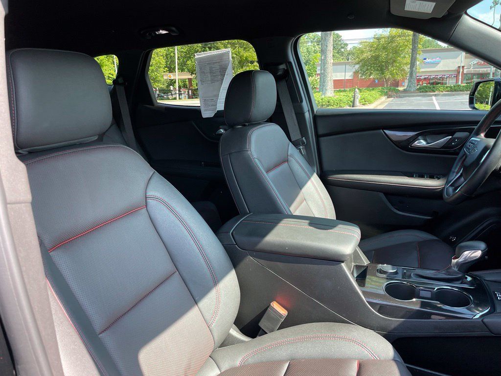 Used 2025 Chevrolet Blazer RS FWD image 32