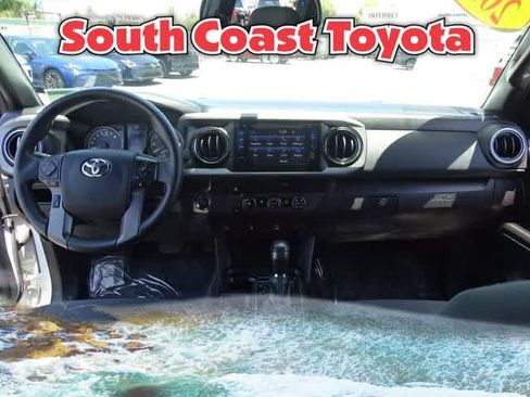 Used 2017 Toyota Tacoma TRD Sport RWD image 24