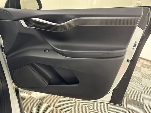 Used 2018 Tesla Model X P100D image 22