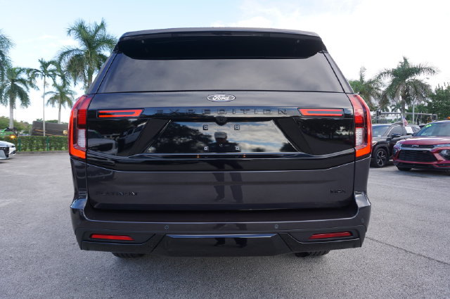 Used 2026 Ford Expedition Max Platinum w/ Stealth Appearance Package AWD/4WD image 43