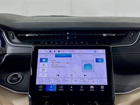 Used 2023 Jeep Grand Cherokee Limited image 21