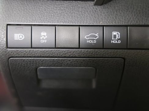 Used 2021 Toyota Camry SE image 17