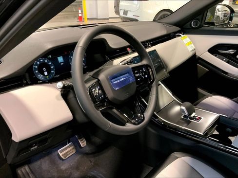 New 2026 Land Rover Range Rover Evoque Dynamic SE AWD/4WD image 8