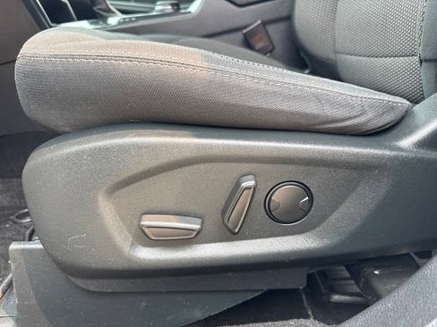 Used 2019 Ford Explorer XLT AWD/4WD image 22