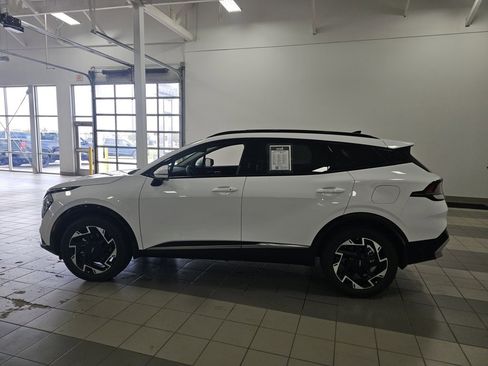 Used 2025 Kia Sportage SX image 2