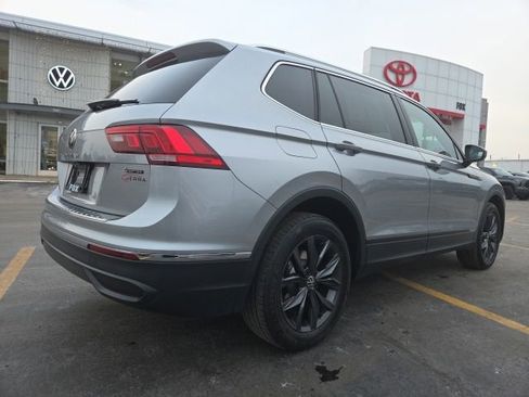 Certified 2023 Volkswagen Tiguan SE w/ Panoramic Sunroof Package image 9