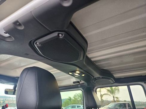 Used 2020 Jeep Gladiator Rubicon image 14