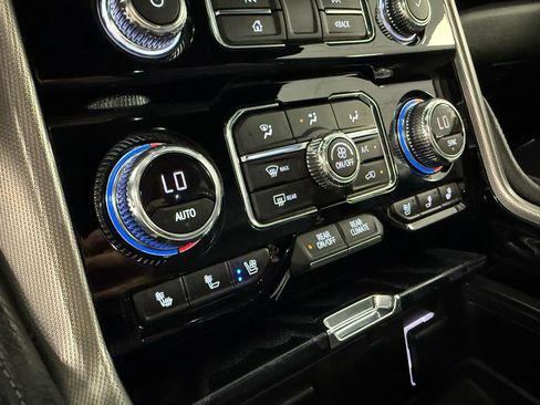 Used 2021 GMC Yukon Denali w/ Denali Premium Package image 23