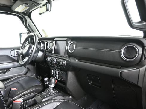 Used 2022 Jeep Wrangler Unlimited Sahara w/ Cold Weather Group AWD/4WD image 14