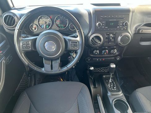 Used 2018 Jeep Wrangler Unlimited Sport S AWD/4WD image 17