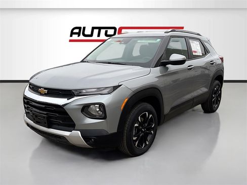 Used 2023 Chevrolet TrailBlazer LT image 3