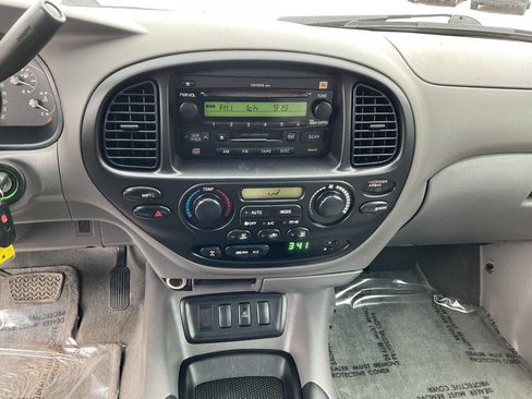 Used 2007 Toyota Sequoia SR5 image 18