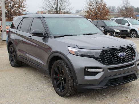 Used 2021 Ford Explorer ST w/ Equipment Group 401A image 8