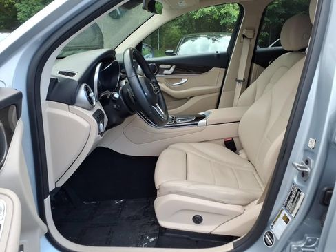 Used 2022 Mercedes-Benz GLC 300 image 9