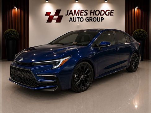 Used 2024 Toyota Corolla SE w/ SE Package FWD image 1