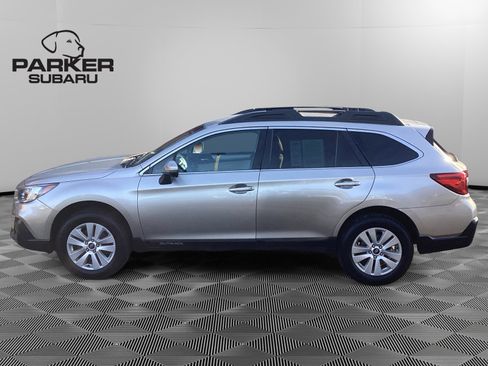 Used 2019 Subaru Outback 2.5i Premium image 2