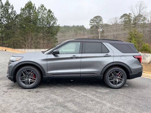 New 2026 Ford Explorer ST-Line w/ ST-Line Street Pack RWD image 5