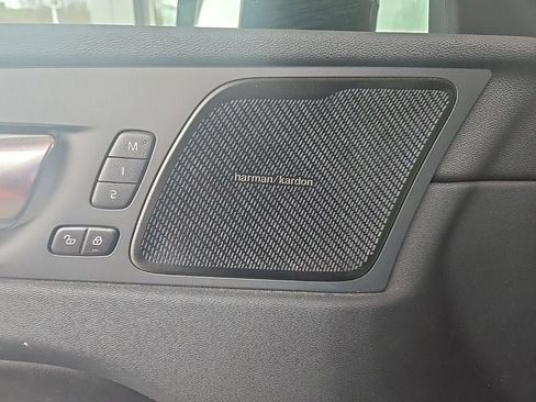 Used 2023 Volvo XC60 T8 Ultimate AWD/4WD image 6