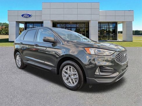 Certified 2024 Ford Edge SEL w/ Convenience Package image 2