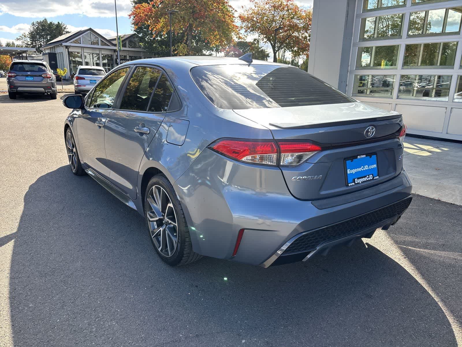 Used 2020 Toyota Corolla SE w/ Carpet Mat Package (TMS) FWD image 3