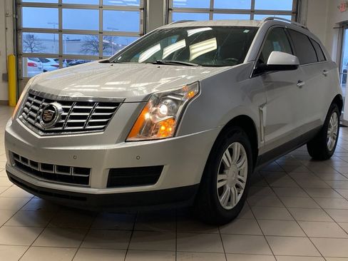 Used 2016 Cadillac SRX Luxury image 3
