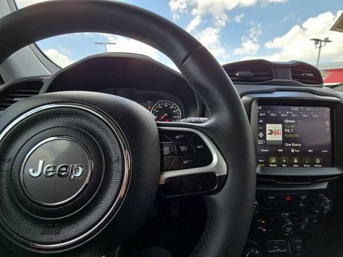 Used 2023 Jeep Renegade Altitude AWD/4WD image 12