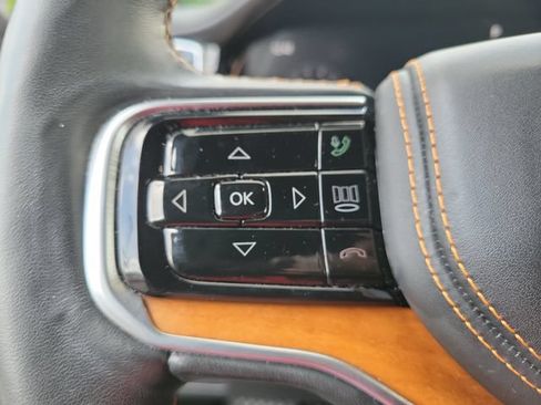 Used 2022 Jeep Grand Wagoneer Series III AWD/4WD image 31