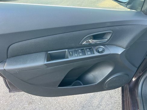 Used 2015 Chevrolet Cruze LT FWD image 18