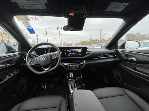 Used 2025 Buick Envista Sport Touring image 31