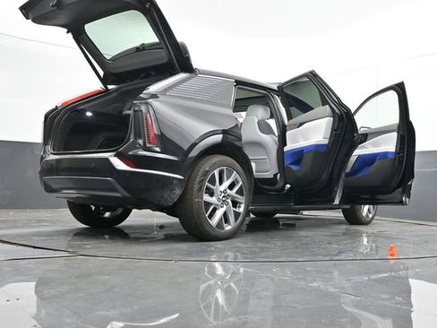New 2025 Cadillac Optiq Luxury 1 w/ LPO, Floor Liner Package image 63