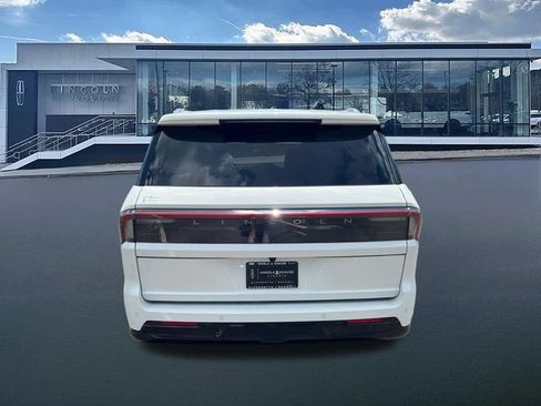 New 2027 Lincoln Navigator L Reserve AWD/4WD image 6